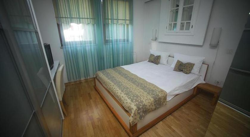 Boutique Safir 3* SJJ